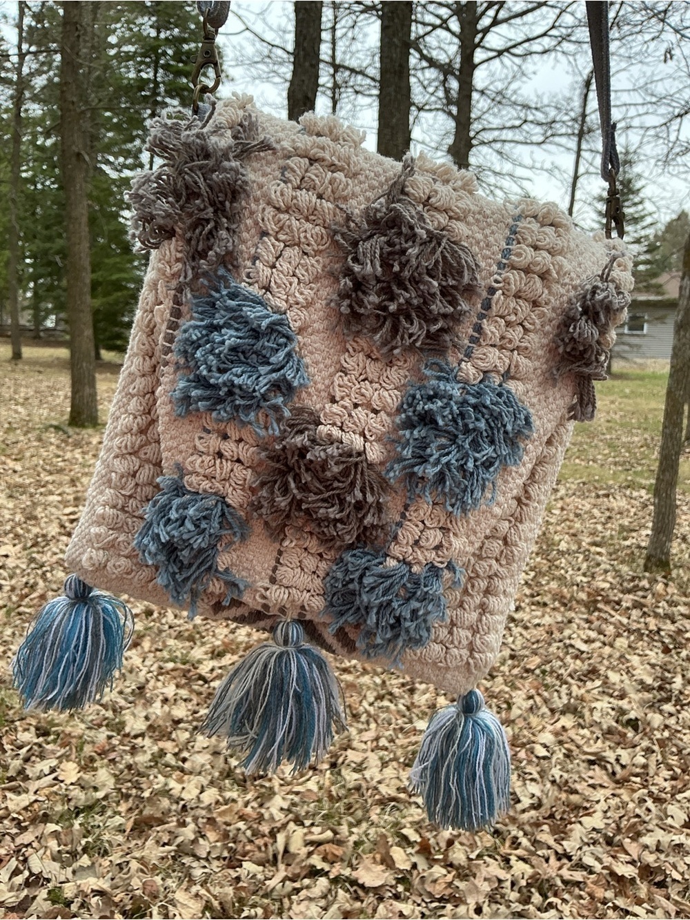 Chloe & Lex Boho Crochet Crossbody Tassel Bag Festival Coastal Cowgirl Anthro - Picture 4 of 16